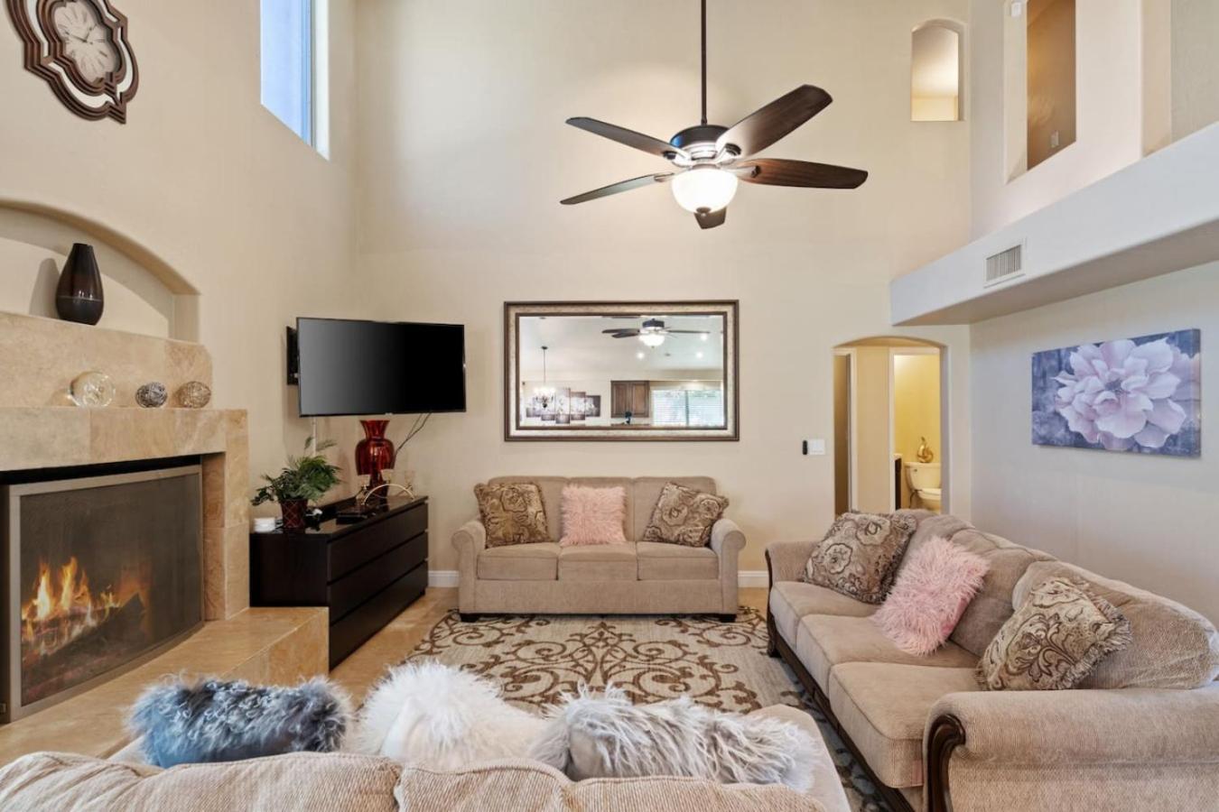 Stylish In Scottsdale Heatedpool & Hottub Holiday home