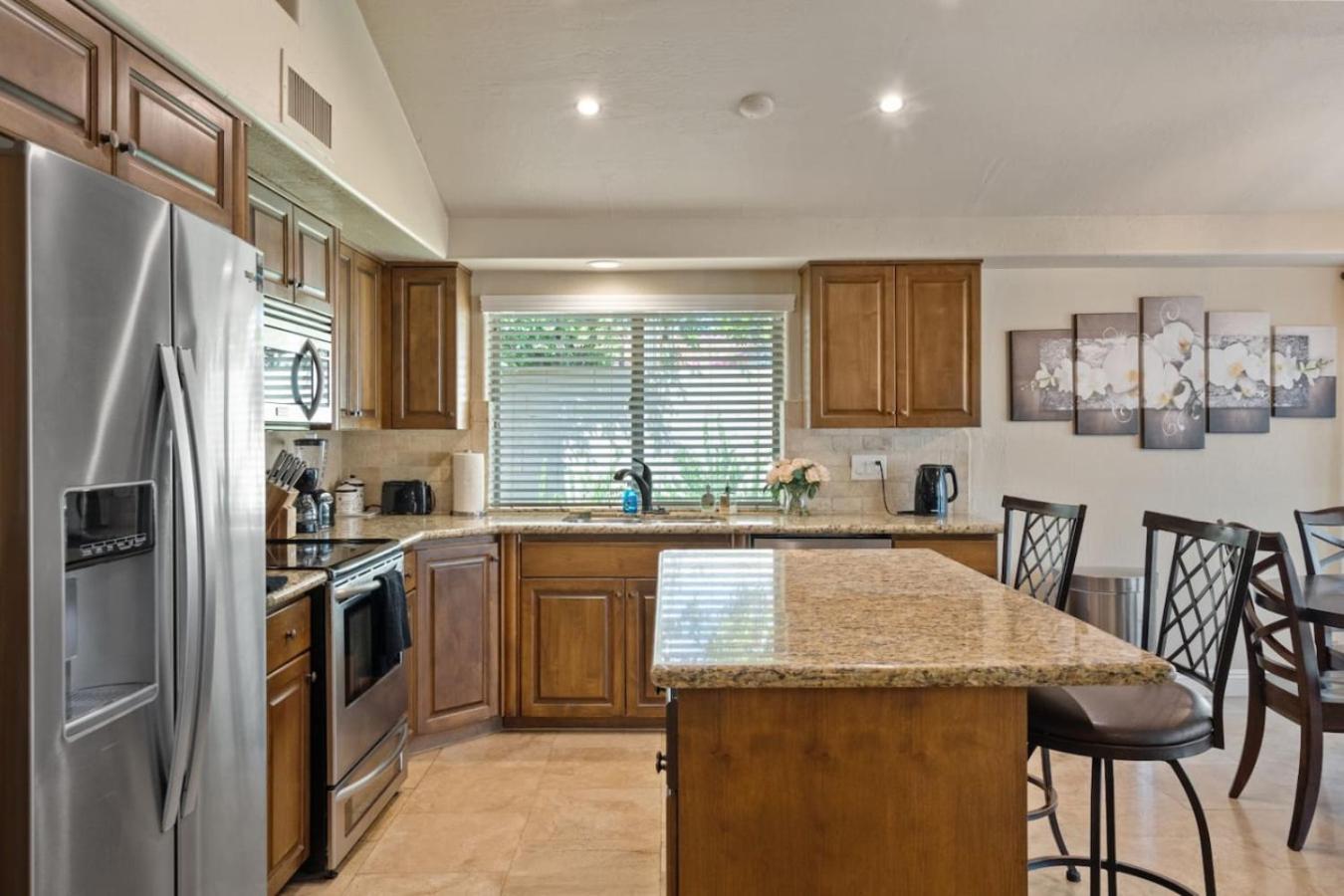 Stylish In Scottsdale Heatedpool & Hottub Holiday home *